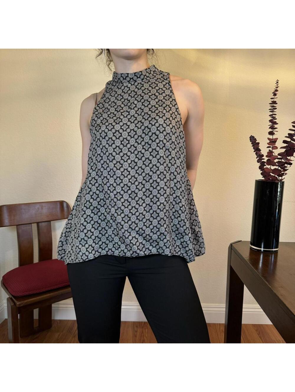 Zara Black & White Print Tunic Sleeveless Blouse Womens Small